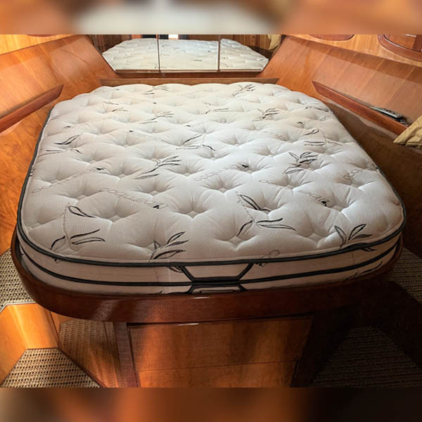 43' Mikelson Yacht - Boat Beds